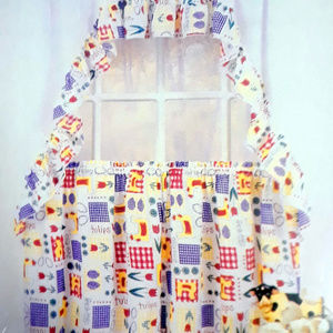 Home Essentials Tier & Swag Set: Fresh Eggs